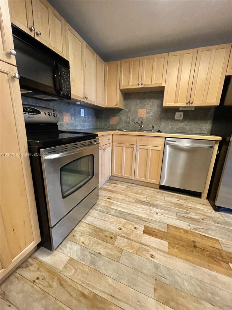 2751 Taft St , Unit 107, Hollywood, FL 33020 Photo