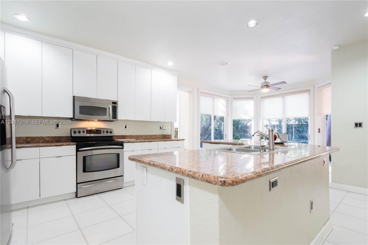 10773 NW 73rd Ter, Doral, FL 33178 Photo