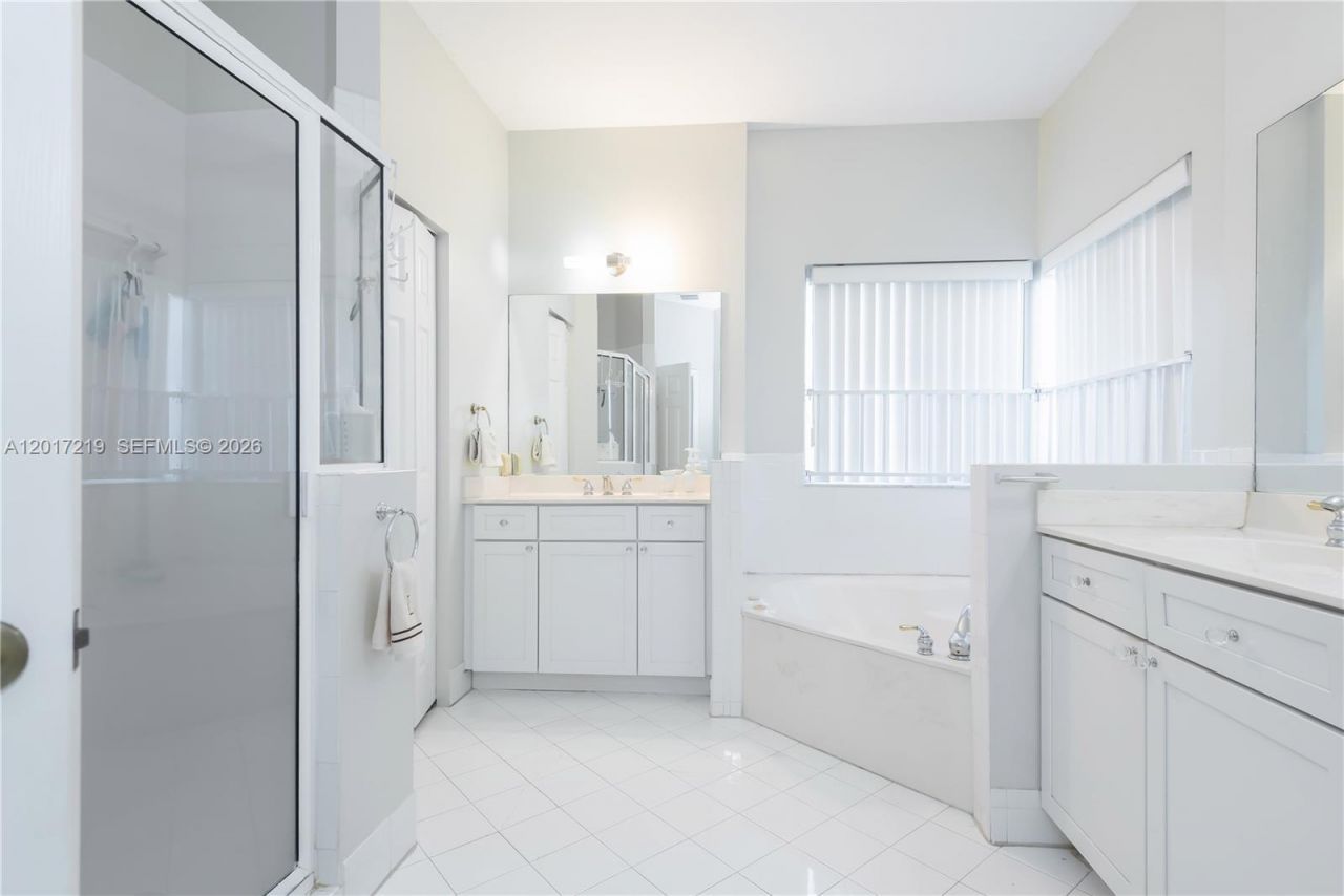 10773 NW 73rd Ter , Doral, FL 33178 Photo