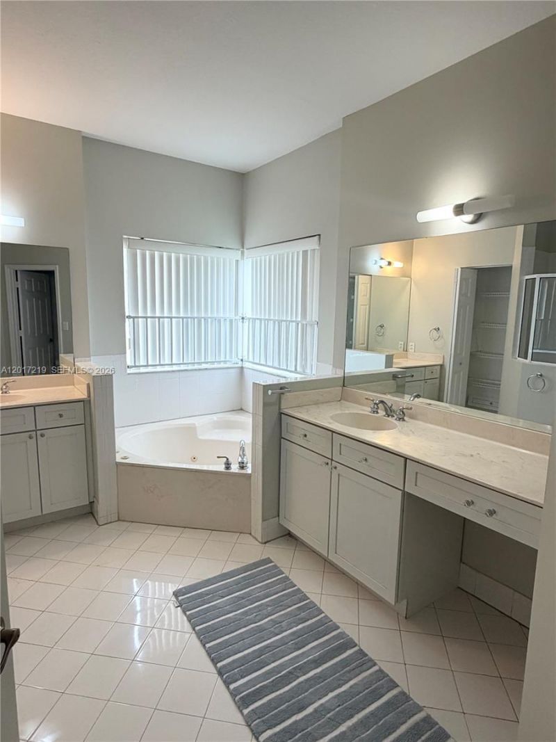 10773 NW 73rd Ter, Doral, FL 33178 Photo