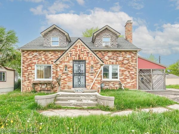 1410 W Atherton Road, Flint, MI 48507