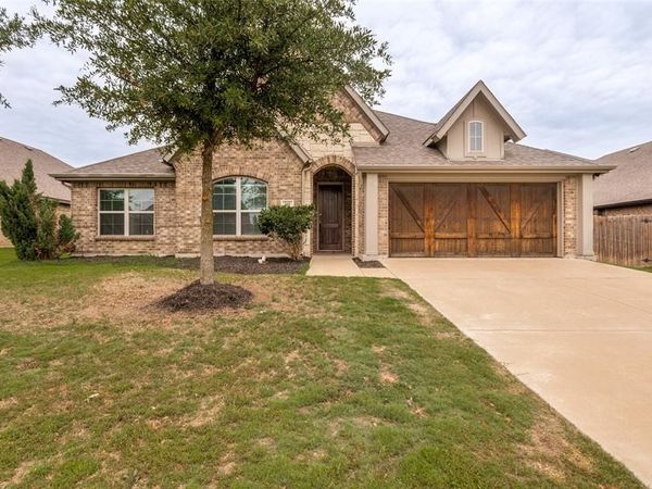 541 Windrow Lane, Waxahachie, TX 75165
