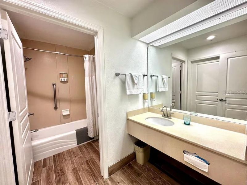 8303 Palm Parkway, Unit 208, Orlando, FL 32836 Photo