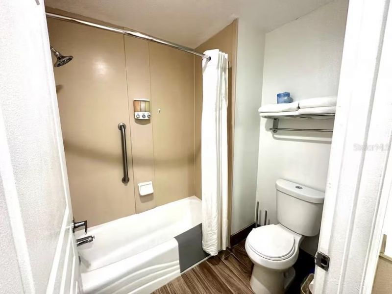 8303 Palm Parkway, Unit 208, Orlando, FL 32836 Photo
