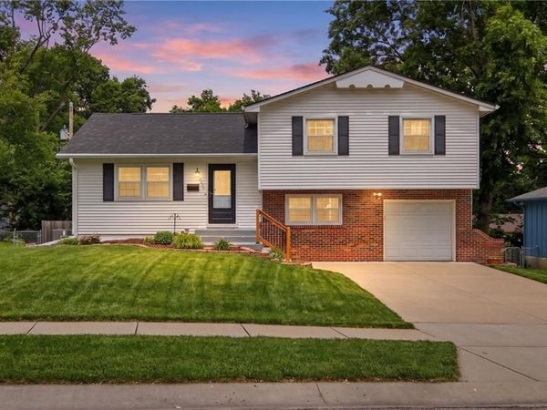 6400 W 73rd Terrace, Overland Park, KS 66204