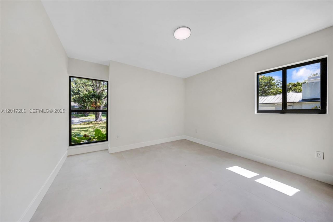 8120 SW 162nd St, Palmetto Bay, FL 33157 Photo