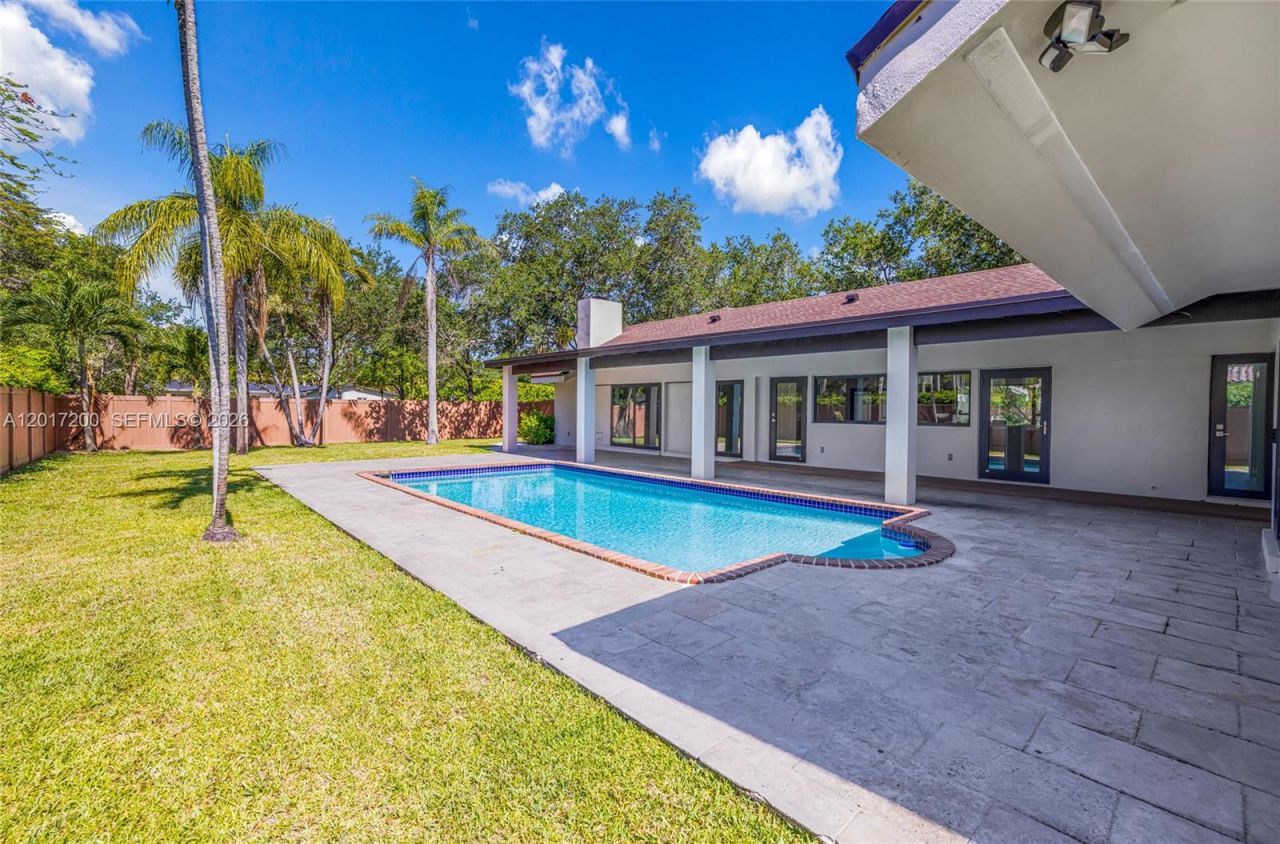 8120 SW 162nd St, Palmetto Bay, FL 33157 Photo