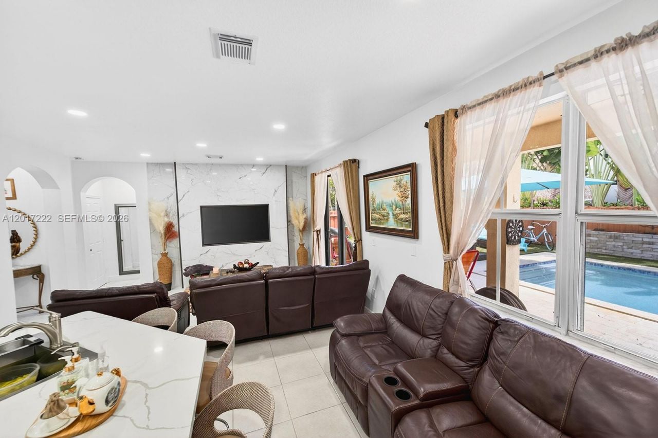 20155 SW 129th Ave, Miami, FL 33177 Photo