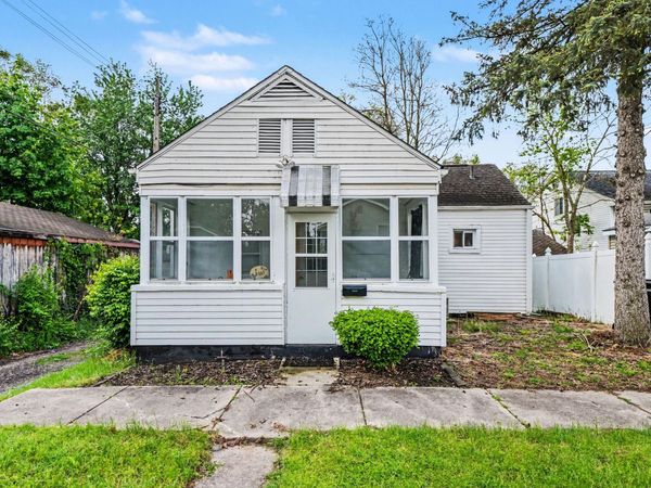 3410 Wall Street , South Bend, IN 46615