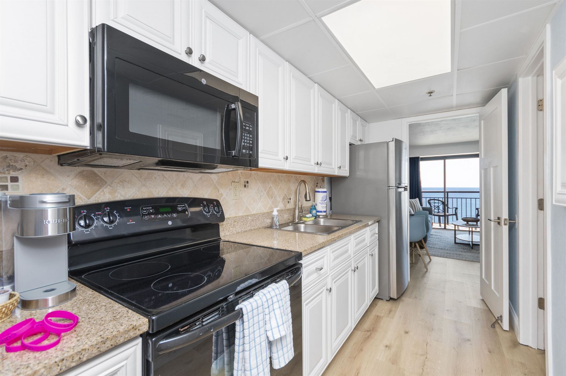 3000 N Ocean Blvd.  Photo 7