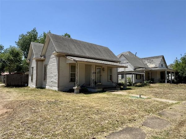 418 W Pierce Street, Mangum, OK 73554