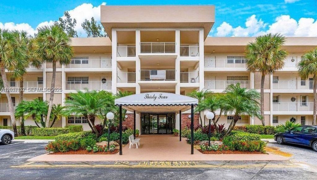 3051 S Palm Aire Dr, Unit 201, Pompano Beach, FL 33069 Photo