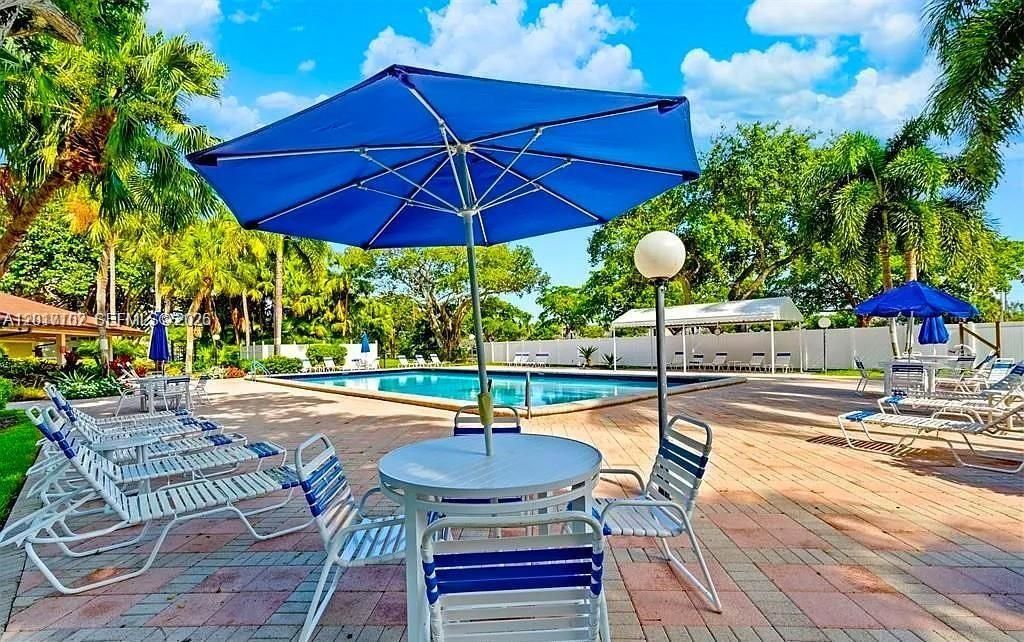 3051 S Palm Aire Dr, Unit 201, Pompano Beach, FL 33069 Photo