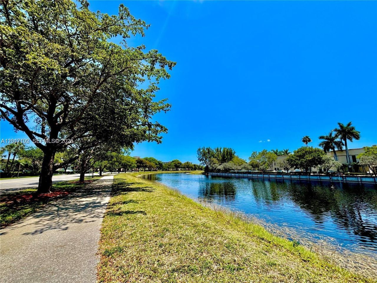 3051 S Palm Aire Dr, Unit 201, Pompano Beach, FL 33069 Photo