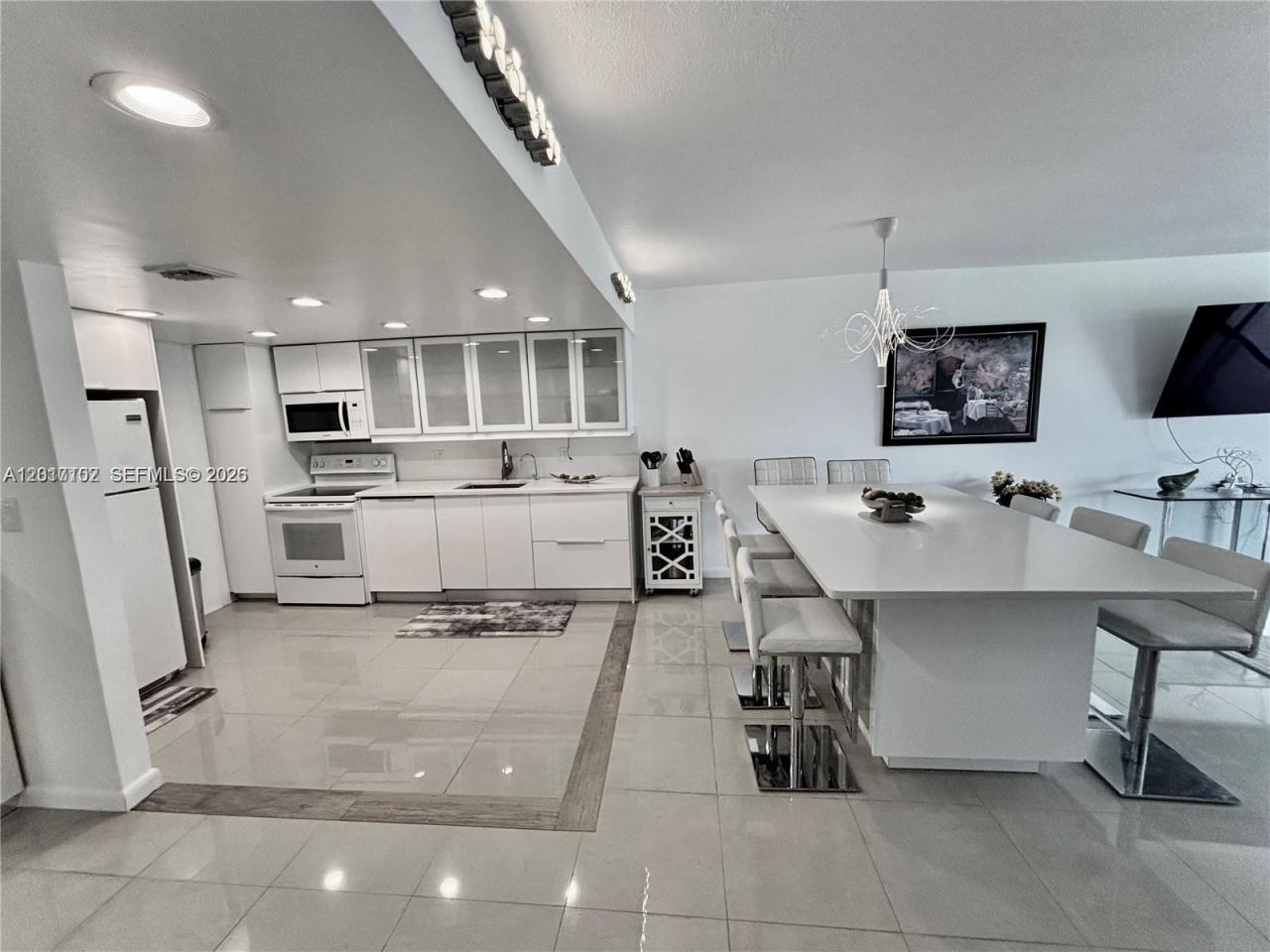 3051 S Palm Aire Dr , Unit 201, Pompano Beach, FL 33069 Photo