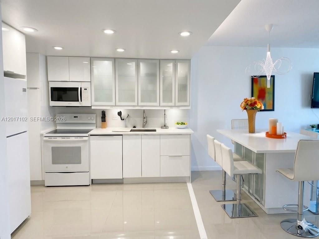 3051 S Palm Aire Dr, Unit 201, Pompano Beach, FL 33069 Photo