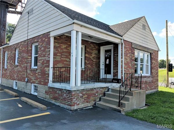 1735 S New Florissant Road , Florissant, MO 63031