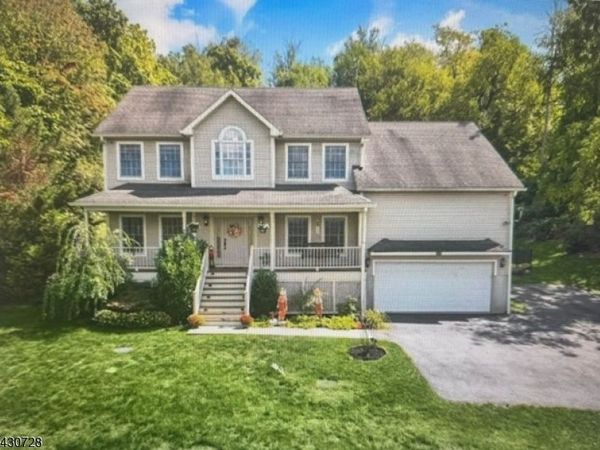 332 Lake Wallkill Rd, Vernon, NJ 07461