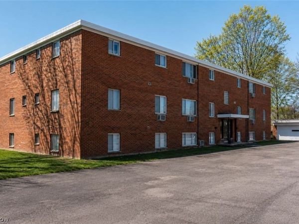 18911 Bella Drive, Cleveland, OH 44119