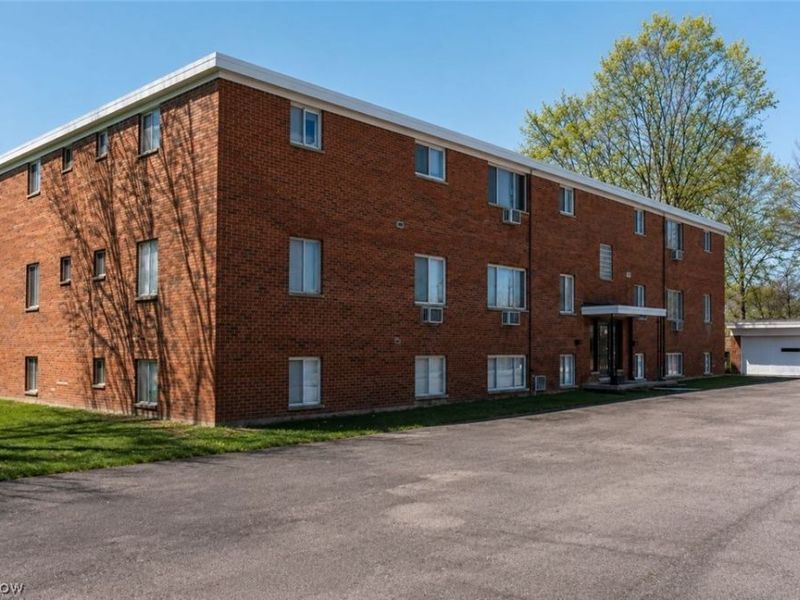 18911 Bella Drive, Cleveland, OH 44119 Photo 1