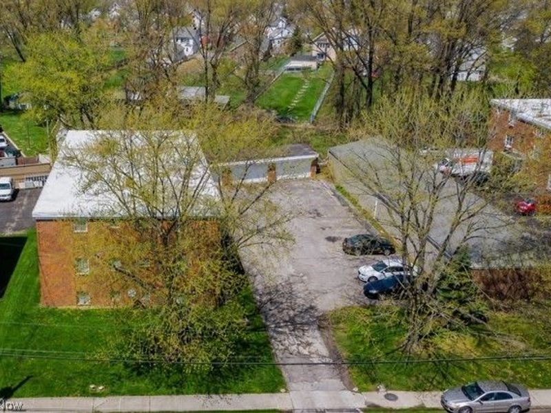 18911 Bella Drive, Cleveland, OH 44119 Photo 2