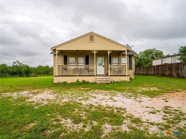 3851 Hermosa Drive , Kingsland, TX 78639