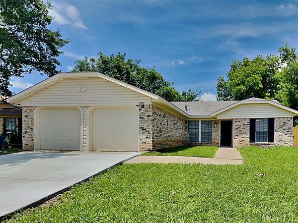 5300 Virburnum Court, Arlington, TX 76018