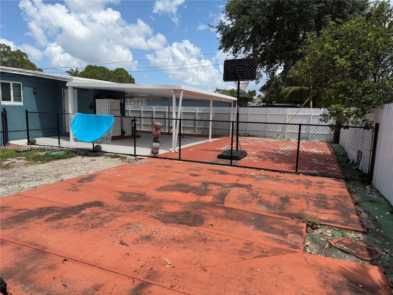 12455 W Randall Park Dr, Miami, FL 33167 Photo