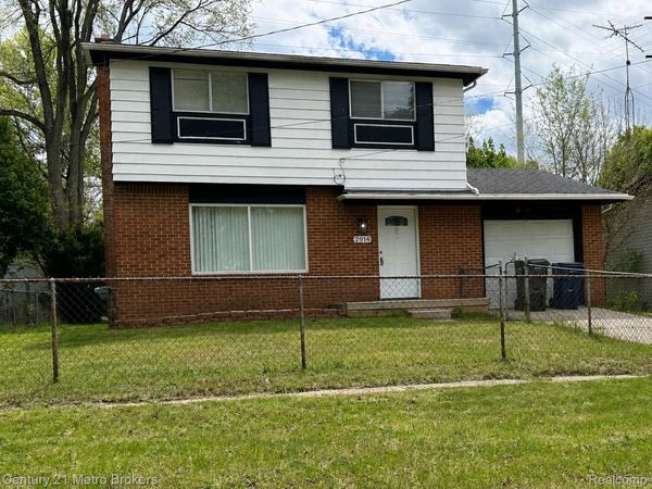 2914 E Pierson Road, Flint, Mi 48506