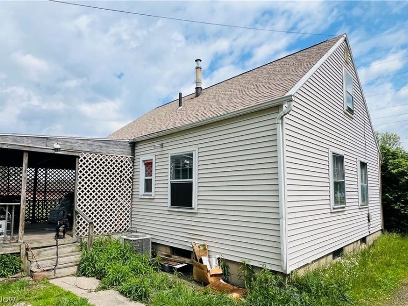 2135 Parkman Road NW, Warren, OH 44485 Photo 2