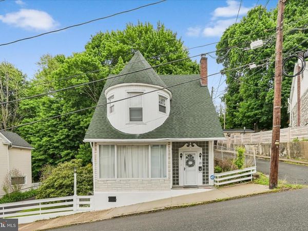 18 S JACKSON STREET , POTTSVILLE, PA 17901