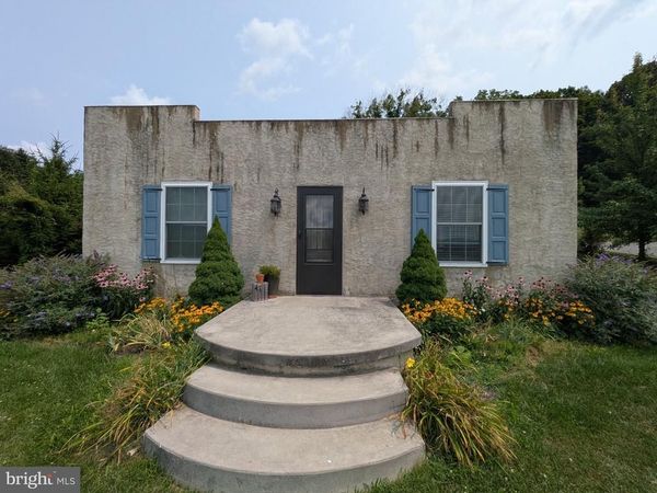 41 BOOK DRIVE, MC ALISTERVILLE, PA 17049