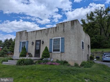41 BOOK DRIVE, MC ALISTERVILLE, PA 17049