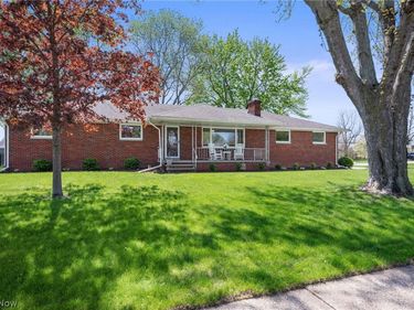 4561 Newbury Drive, Vermilion, OH 44089