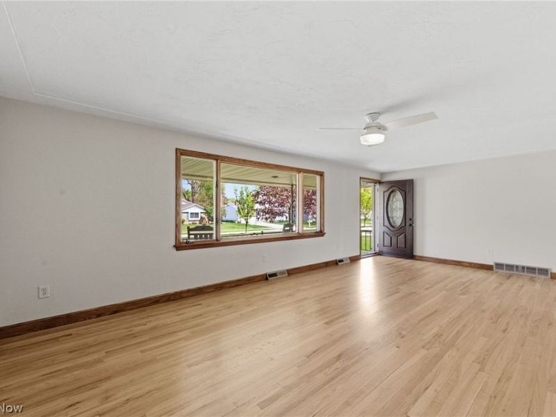 4561 Newbury Drive, Vermilion, OH 44089 Photo 3