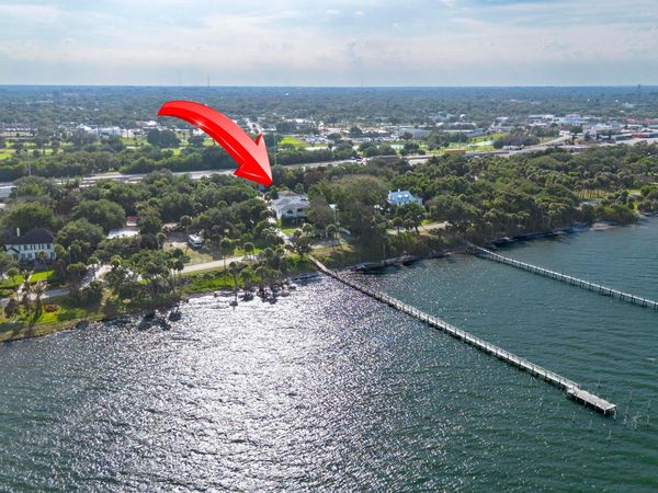 1009 S Indian River Drive, Fort Pierce, FL 34950