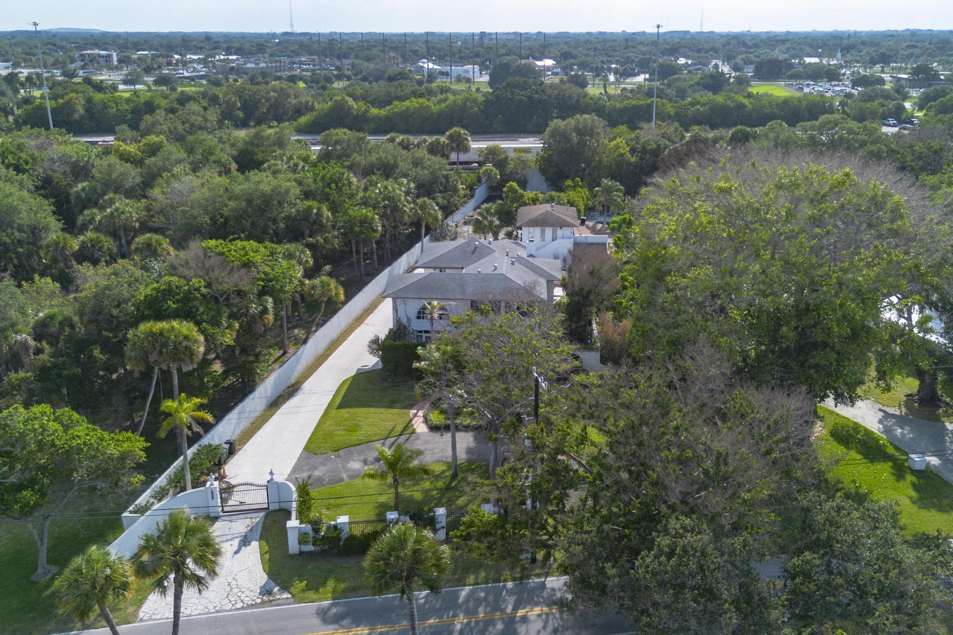 1009 S Indian River Drive, Fort Pierce, FL 34950 Photo