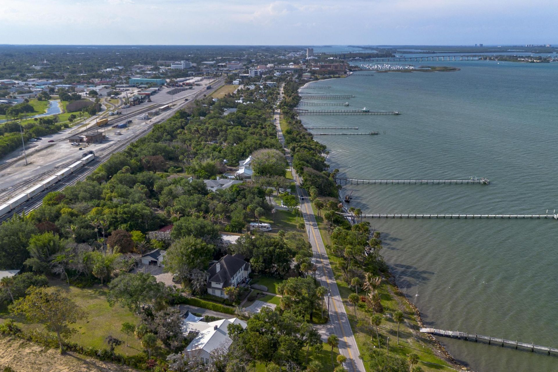 1009 S Indian River Drive, Fort Pierce, FL 34950 Photo
