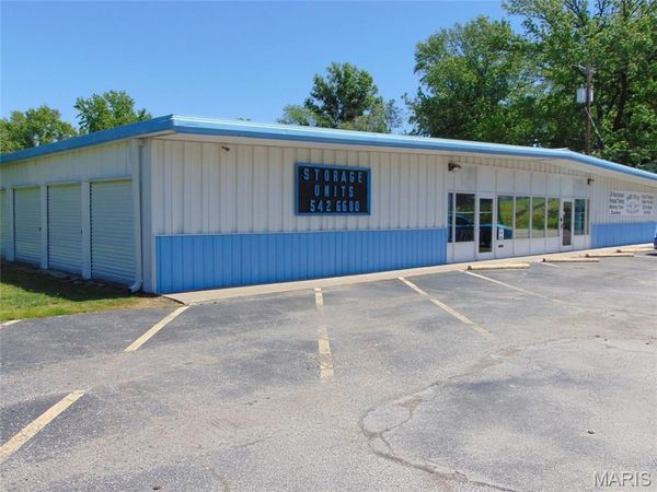 205 E Randolph Street , Pinckneyville, IL 62274