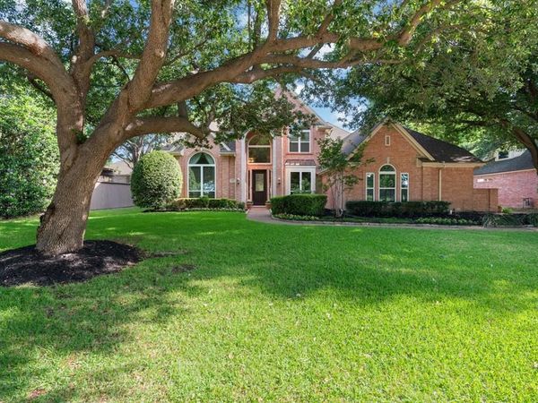 210 Highland Oaks Circle, Southlake, TX 76092