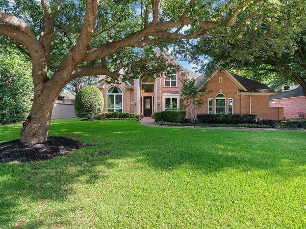210 Highland Oaks Circle, Southlake, TX 76092