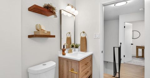 8840 La Riviera Dr #b, Unit B, Sacramento, CA 95826 Photo