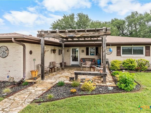 2911 Osage Road , Gatesville, TX 76528