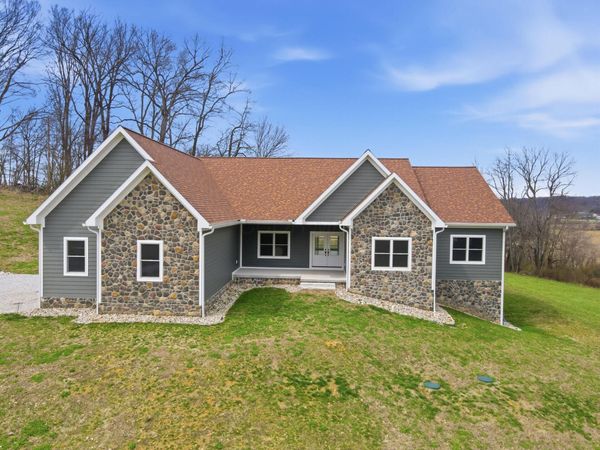 3597 Country Club Road SW, Lancaster, OH 43130
