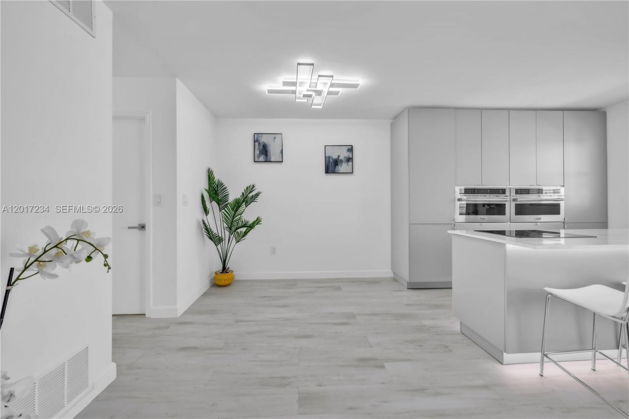 1720 Jefferson St , Unit 511, Hollywood, FL 33020 Photo