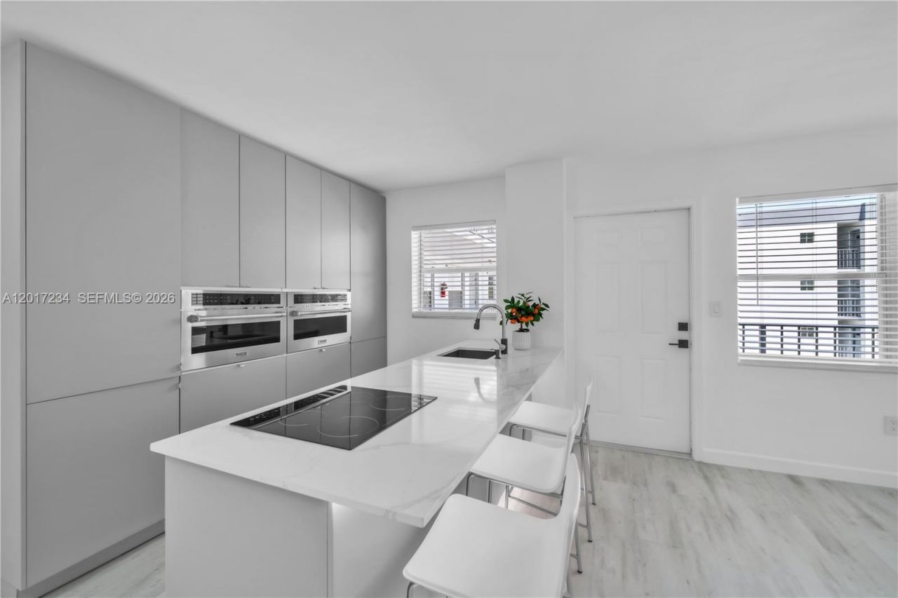 1720 Jefferson St , Unit 511, Hollywood, FL 33020 Photo