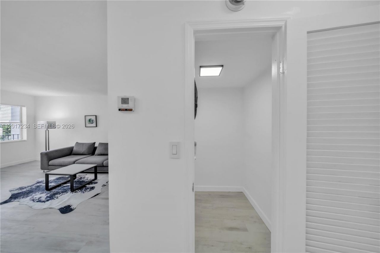 1720 Jefferson St , Unit 511, Hollywood, FL 33020 Photo