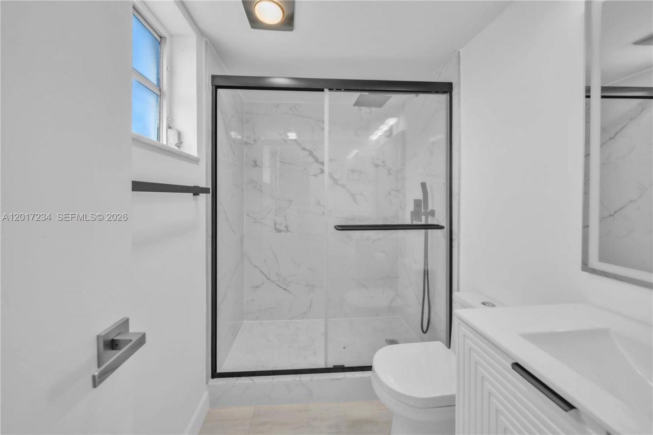 1720 Jefferson St , Unit 511, Hollywood, FL 33020 Photo