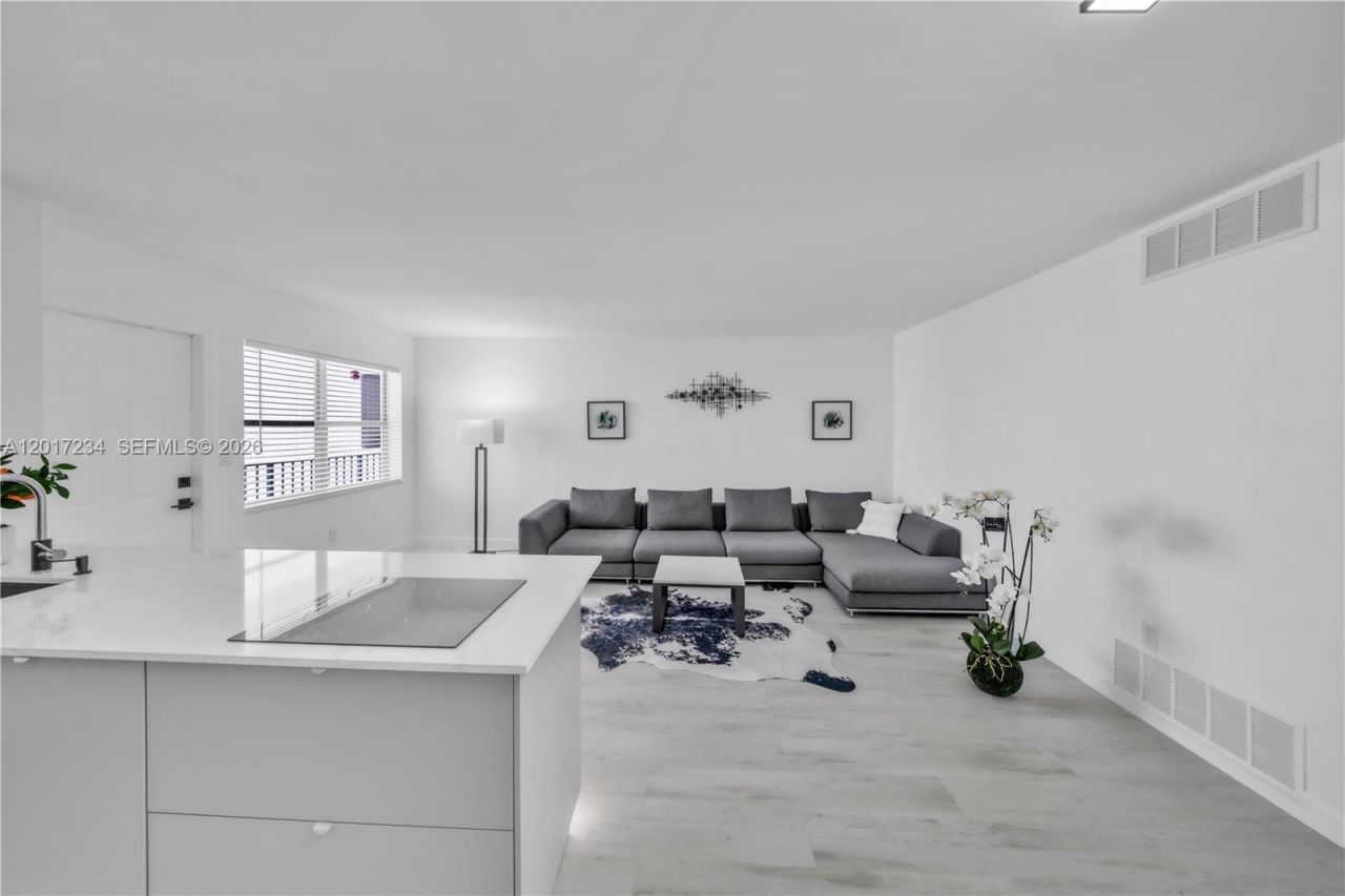 1720 Jefferson St , Unit 511, Hollywood, FL 33020 Photo