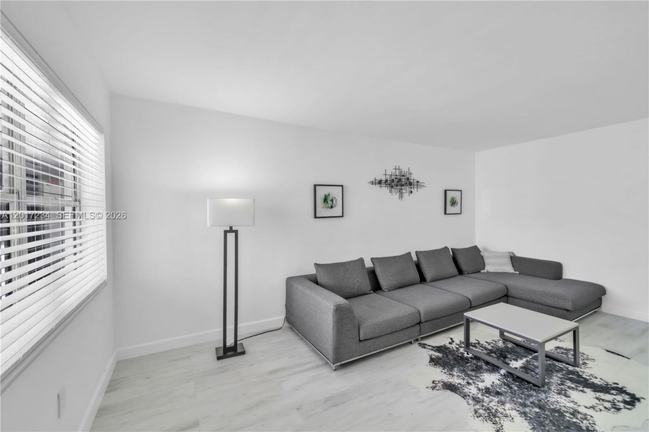 1720 Jefferson St , Unit 511, Hollywood, FL 33020 Photo
